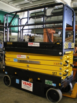 Piattaforma pantografo verticale AIRO